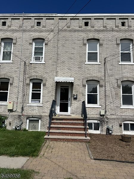 1st image of 23 Lagrange Street