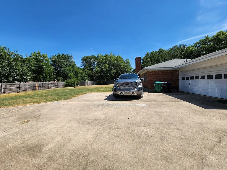 2604 Buckingham Dr — Photo 37