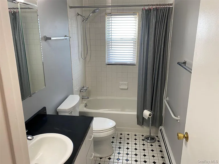 124 Chelsea Ave — Photo 4