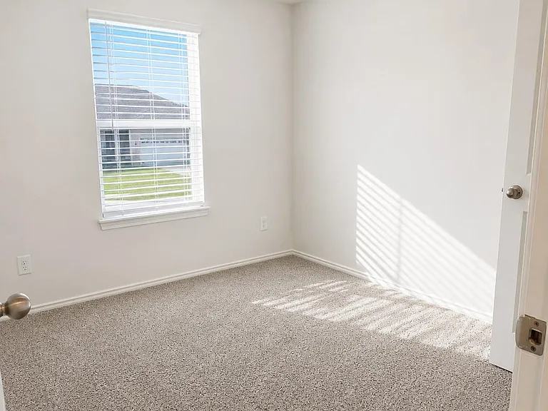 3523 Turnpike Dr — Photo 10