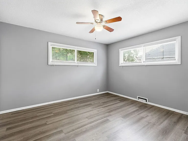 11407 Winchester Ave — Photo 15