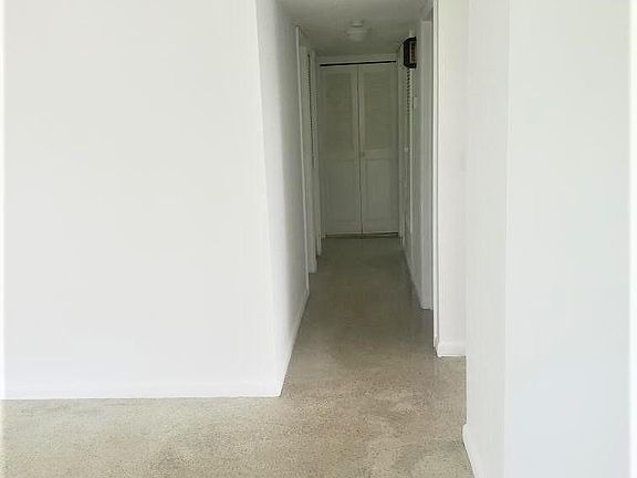 3rd image of 158 SE Placita Ct