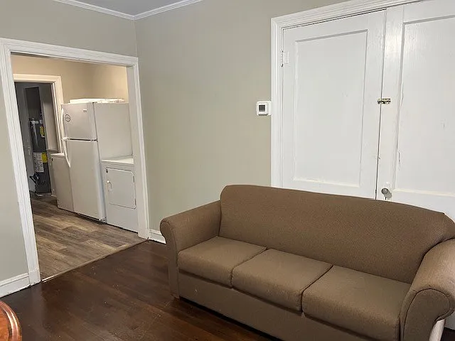 126 E Rutherford St — Photo 3