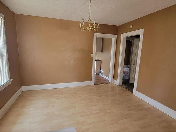 4th image of 1313 Weleba Ave