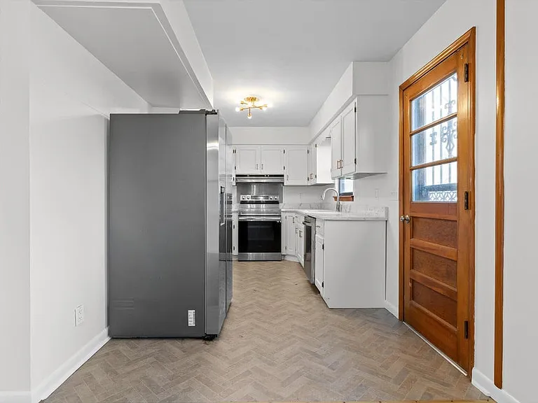 517 Randall St — Photo 15