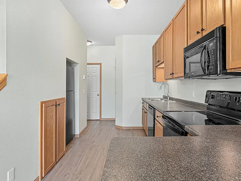 78 Bridgewater Trl — Photo 16