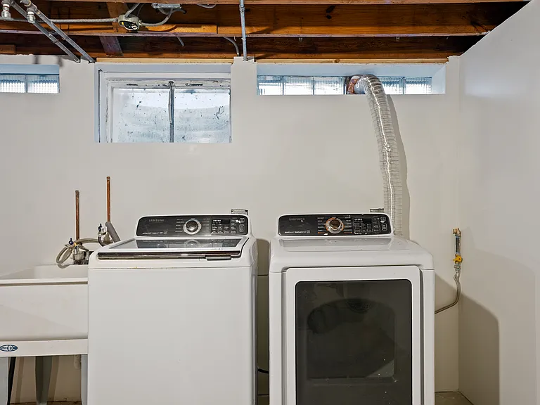 205 W Quincy St — Photo 7
