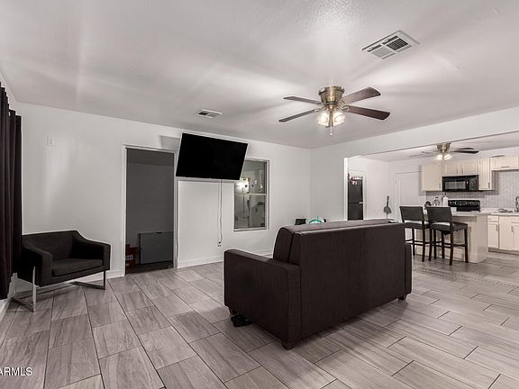 3rd image of 3735 W Moreland Street