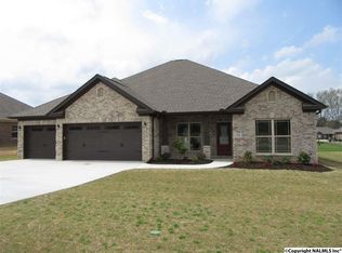 94 Cambridge Dr, Decatur, AL 35603