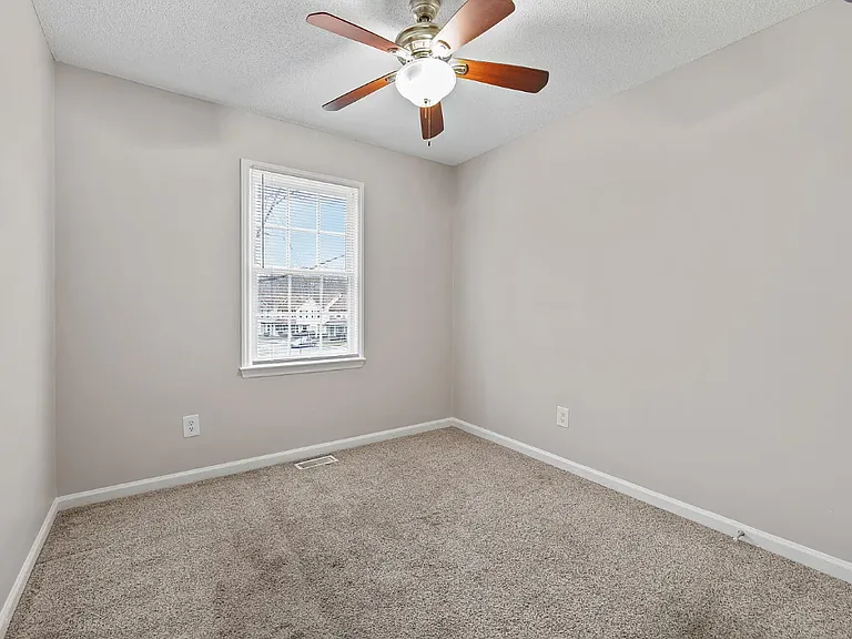 bedroom 1 - view 2