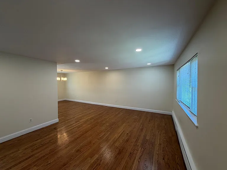 557B Plainview Rd — Photo 19