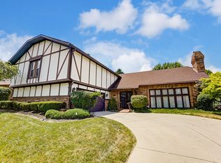 3033 Linmuth Dr E, Springfield, OH 45503