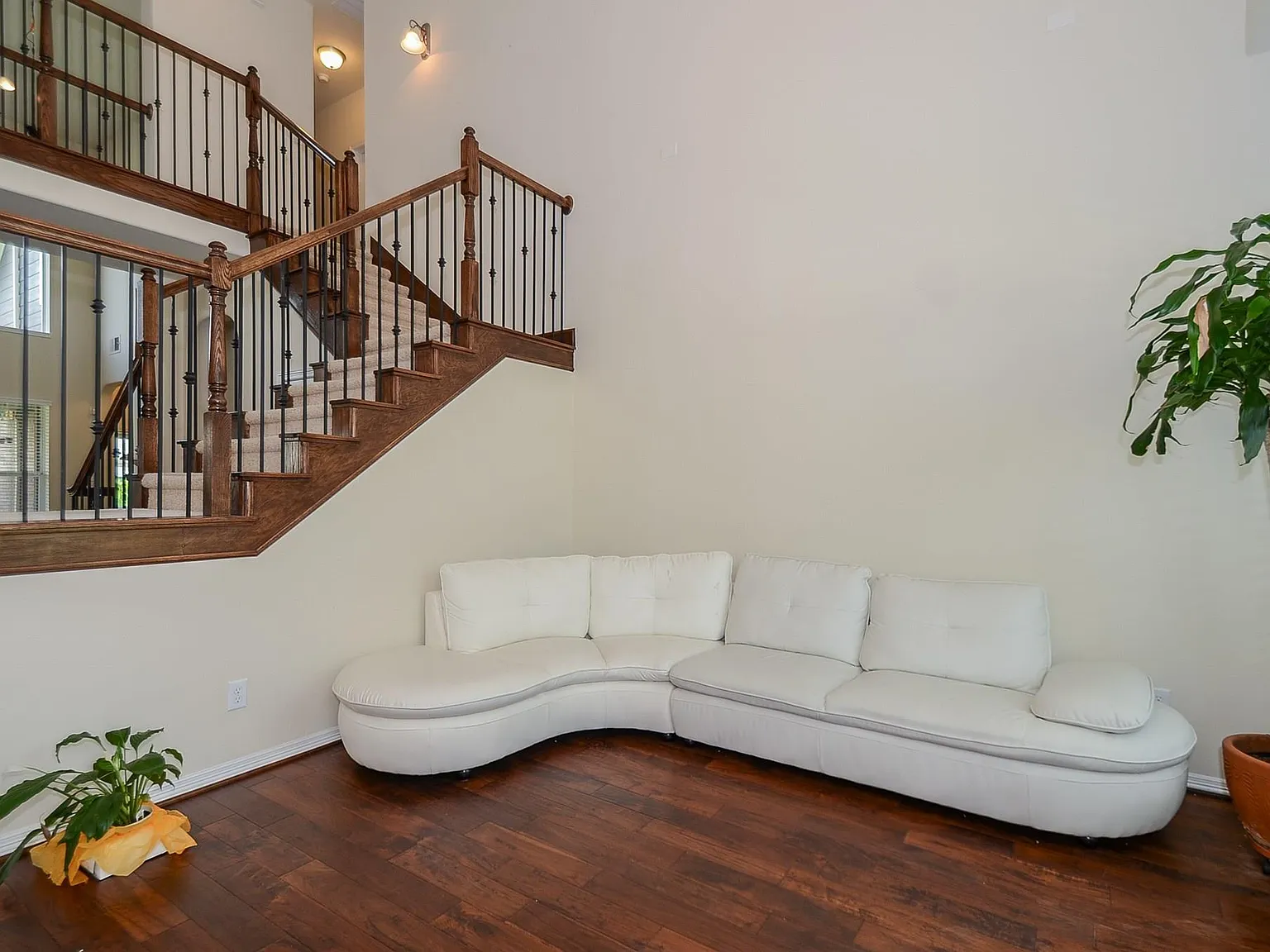 4 bed, 3.5 bath, 3233 sqft, $3,100 — Photo 4