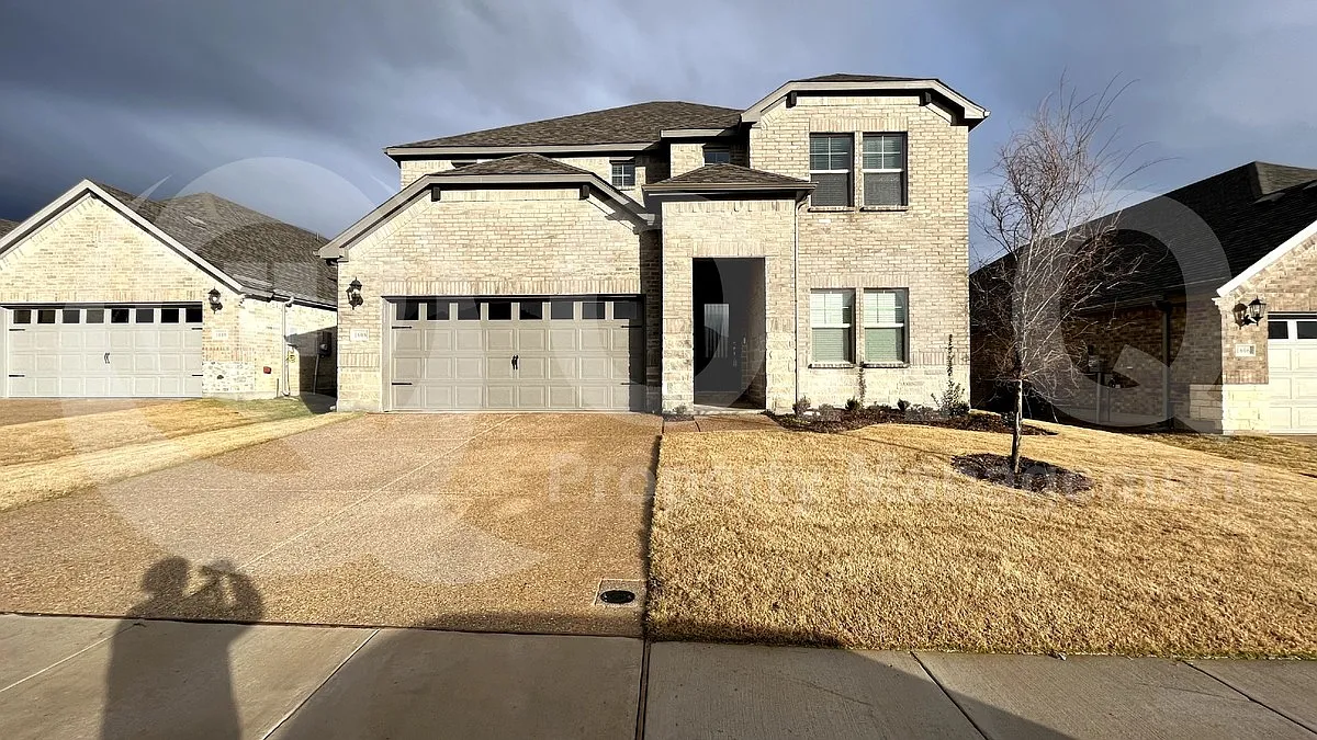5 bed, 3.0 bath, 3060 sqft, $2,699 — Photo 1