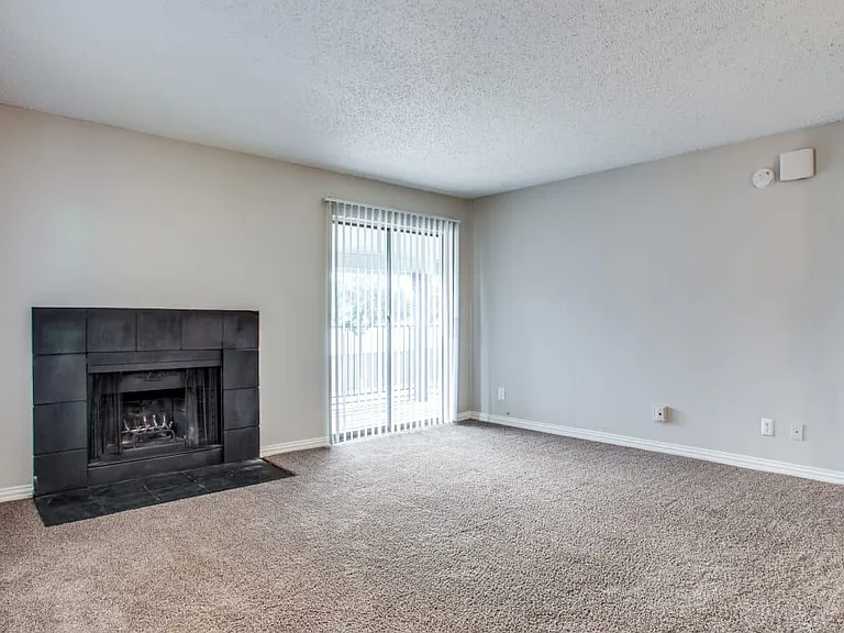 Decker Apartment Homes — Photo 10