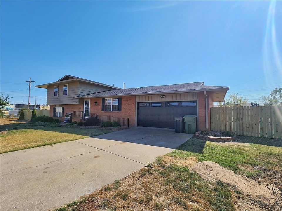 1st image of 2702 W Sayre Ln