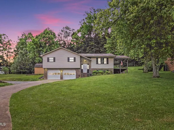 912 S Sherbrooke Cir, Mt Carmel, TN 37645
