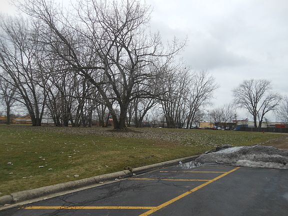 4th image of 1615 Richmond Cir Unit 301