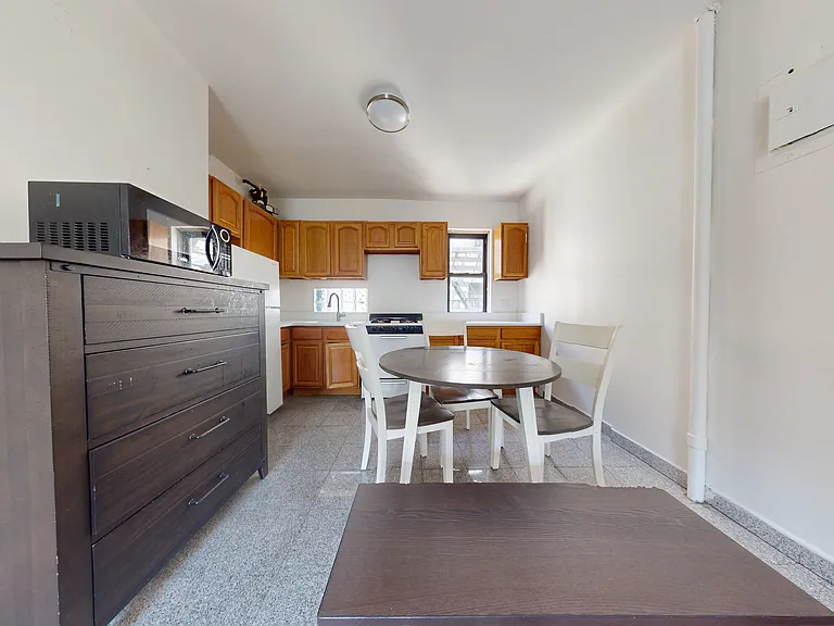 21-15 33rd St #4B — Photo 14