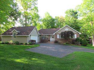 116 Old Hickory Ln, Grove City, PA 16127