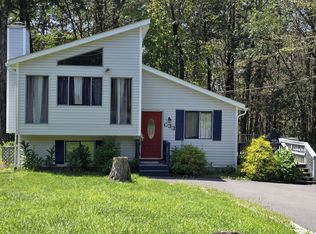 3136 Carobeth Dr, Tobyhanna, PA 18466