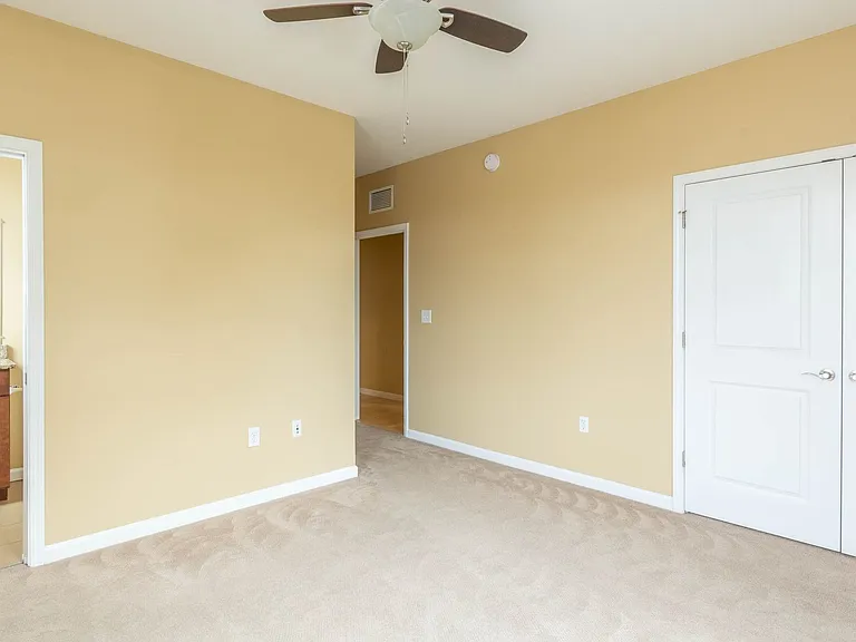 422 E Kirkwood Ave — Photo 30