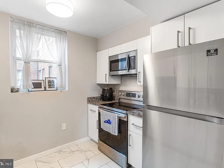 55 M St NW #202 — Photo 9