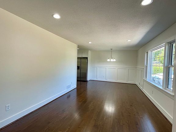 5th image of 537 Barnwell Rd