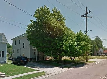 410 Sycamore St photo 1