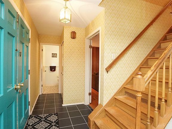 4th image of 687 Allencrest Ct