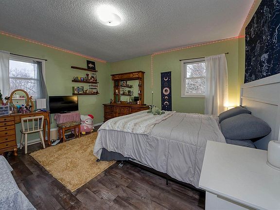 4th image of 22650 Beverly Hills Ln