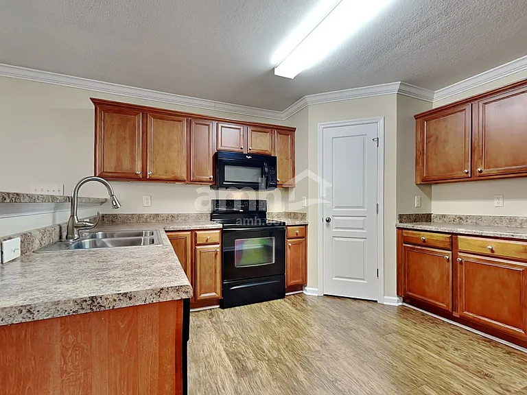 6228 McMillan Creek Dr — Photo 3