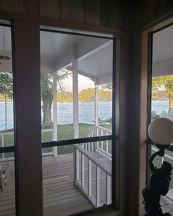 1st image of 120 Nash Landing Ln