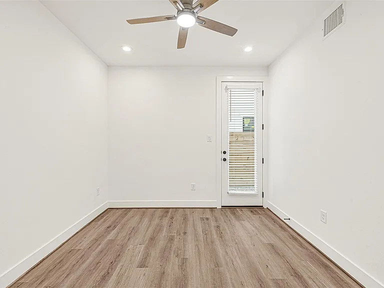4606 Crown Grove Ln — Photo 21