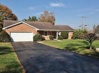 301 Summit Ave, Lewisburg, WV 24901