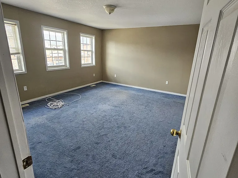3 Kaufman Dr #UPPER — Photo 4