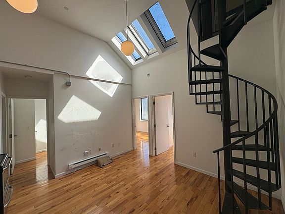 2nd image of 320 Melrose St #Penthouse 4b