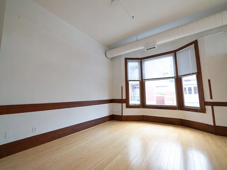 1900 W 25th St #305 — Photo 11
