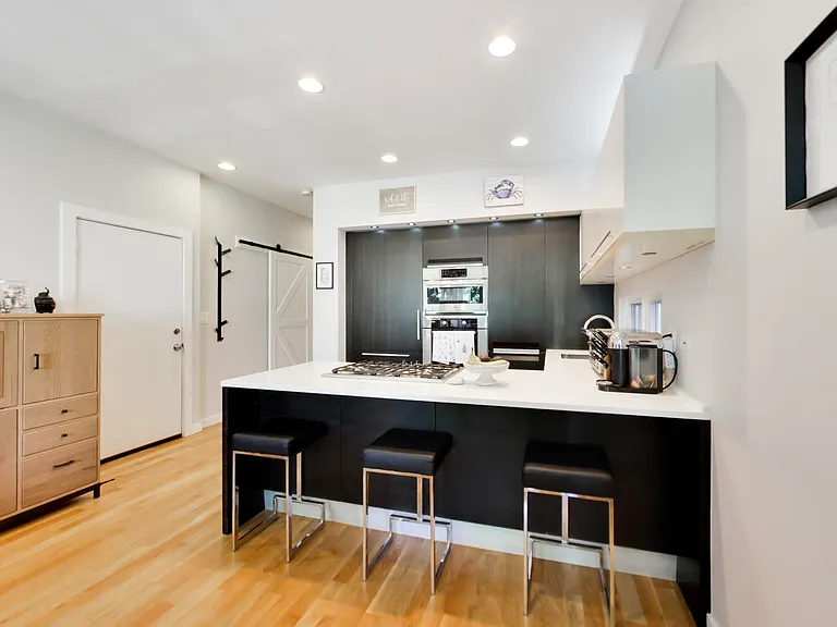 879 N Marshfield St #2 — Photo 9