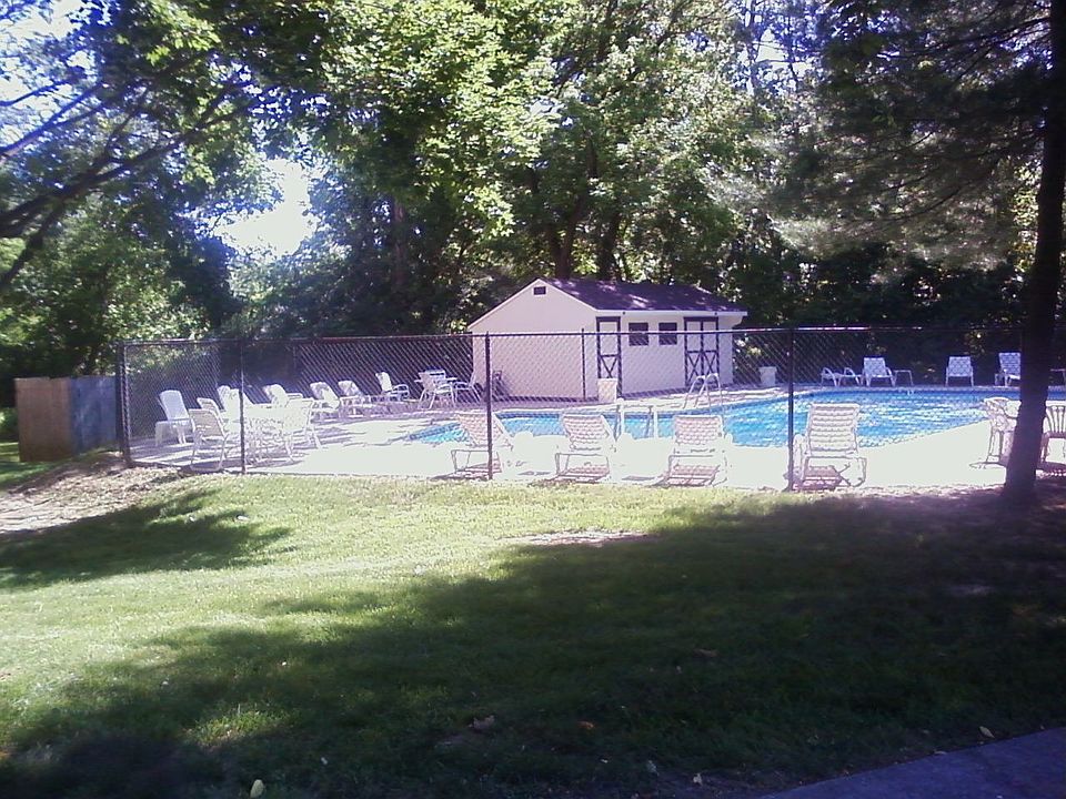 2nd image of 3421 W Chester Pike APT C41
