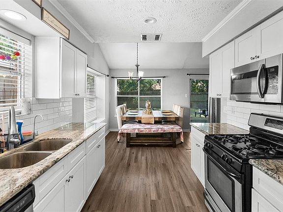 3rd image of 2434 Goldspring Ln