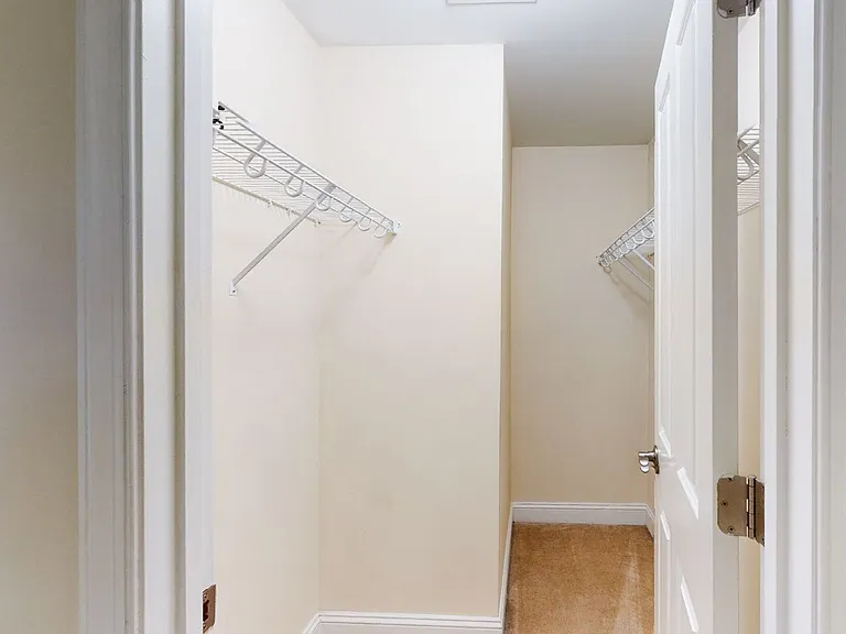 720 Barnes St NE — Photo 46