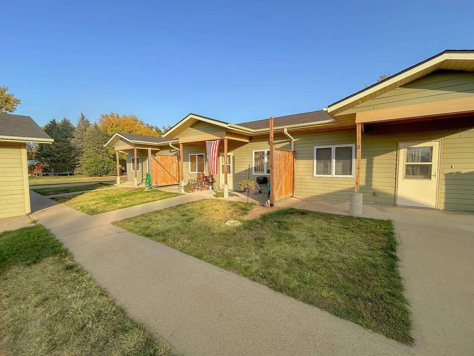 2 bed, 800 sqft, $1,200 — Photo 1