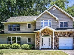 84 Fellswood Rd, Livingston, NJ 07039