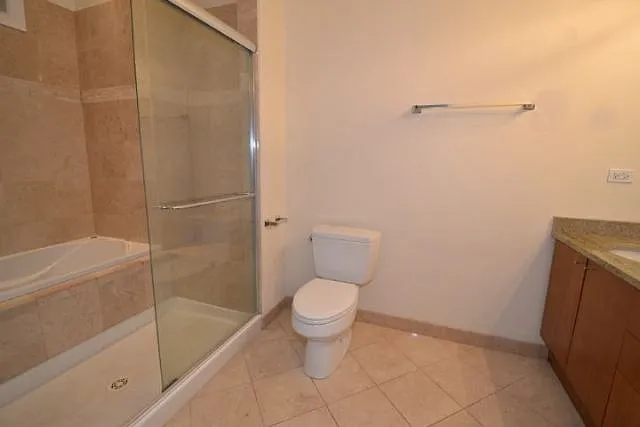 1354 W Augusta Blvd #211 — Photo 18