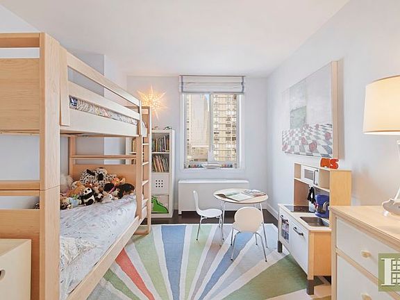 5th image of 333 Rector Pl APT 1009