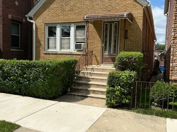 2960 S Poplar Ave, Chicago, IL 60608