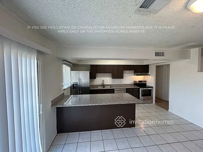 3007 N 79th Dr — Photo 6