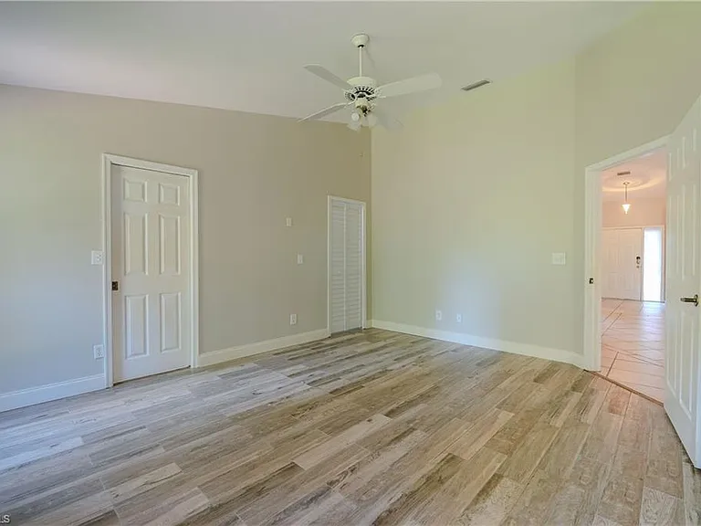 430 Saint Andrews Blvd #6 — Photo 7