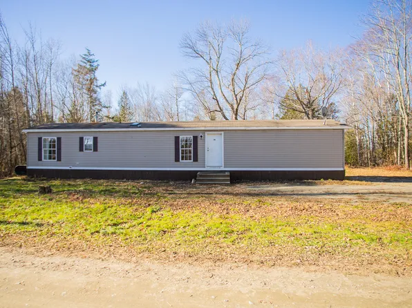 38 Ridge Road, Bradford, ME 04410